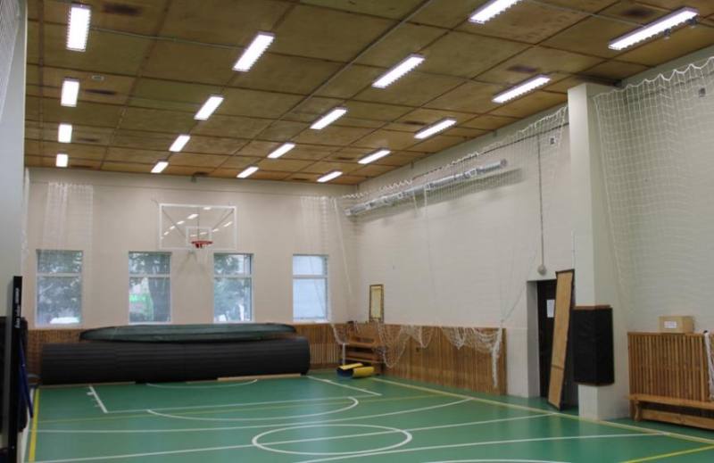 Оформление стен в спортивном зале