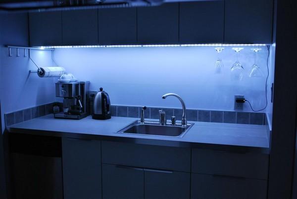 Варианты подсветки кухонной рабочей зоны