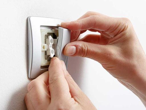 Как заменить выключатель света в квартире своими руками