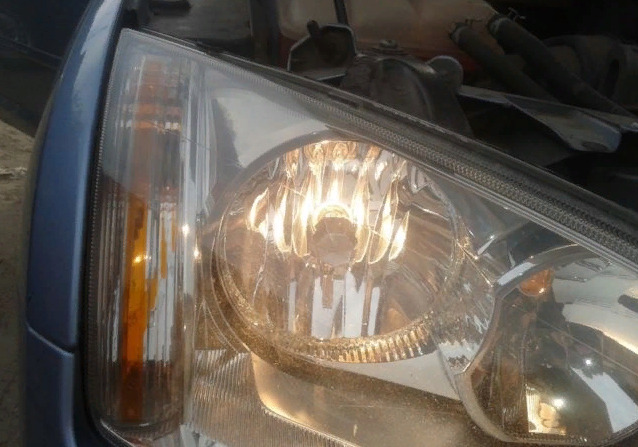 Какие лампочки стоят в фарах Ford Focus 2